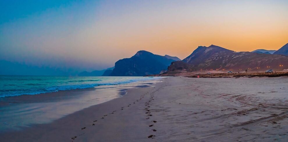 Spiaggia di Mughsayl al tramonto